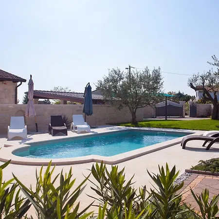 Villa Lory *